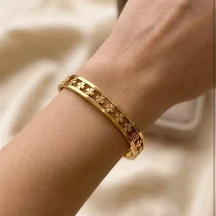 Gold Clover Cutout Bangle Bracelet